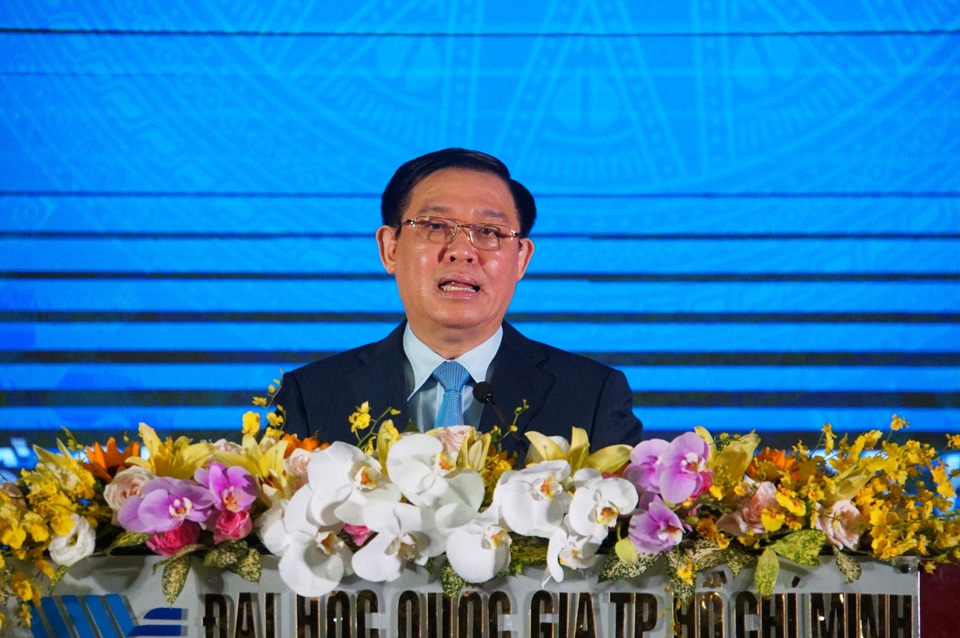 Phó Thủ tướng Vương Đình Huệ: Chinh phục đại học không phải để thấy mình cao mà là để nhìn xa, rộng hơn - 1 Phó Thủ tướng Vương Đình Huệ: Chinh phục đại học không phải để thấy mình cao mà là để nhìn xa, rộng hơn - 1