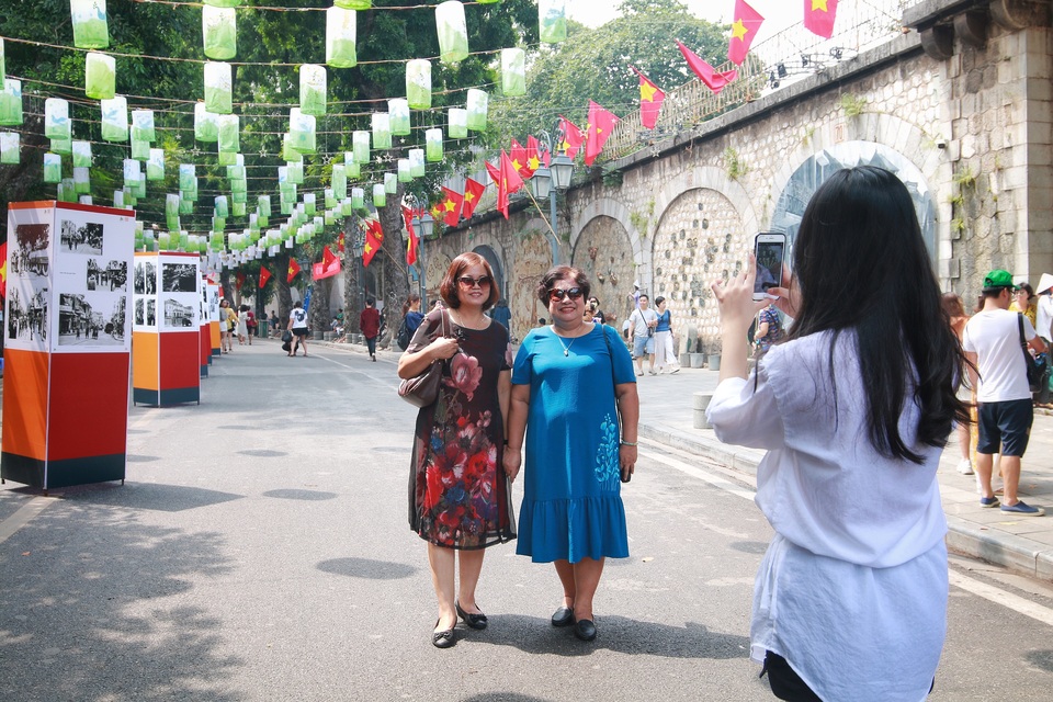 Phố Phùng Hưng tái hiện “Ký ức Hà Nội” trong những năm tháng lịch sử - 5 Phố Phùng Hưng tái hiện “Ký ức Hà Nội” trong những năm tháng lịch sử - 5