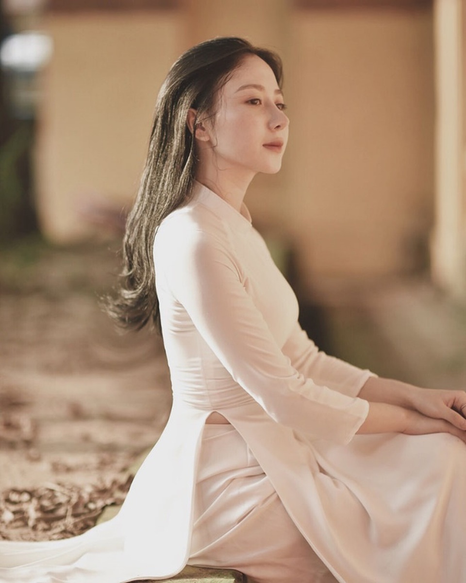 Nữ sinh báo chí “gieo thương nhớ” với góc nghiêng xinh đẹp - 5 Nữ sinh báo chí “gieo thương nhớ” với góc nghiêng xinh đẹp - 5