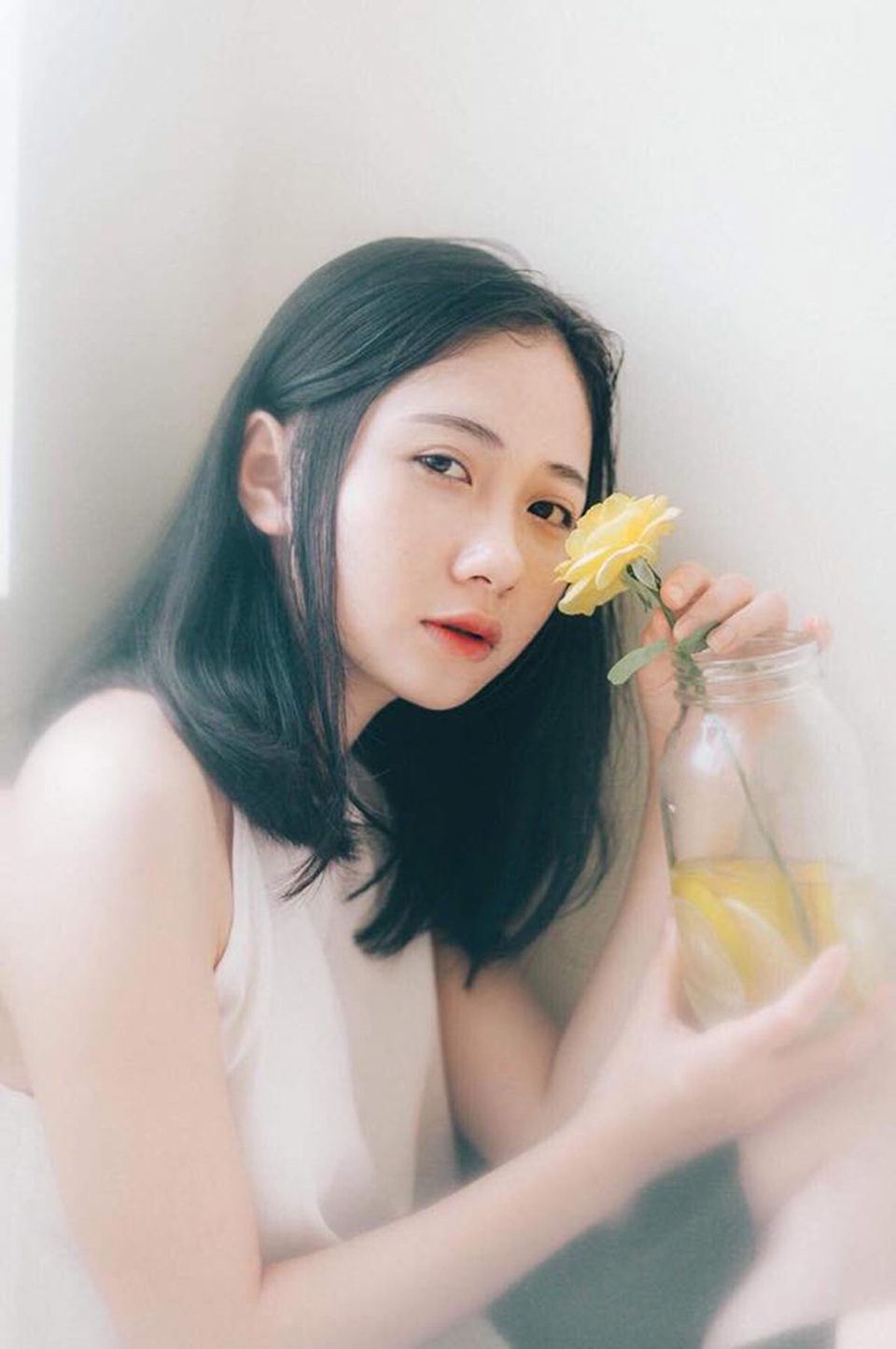 Nữ sinh báo chí “gieo thương nhớ” với góc nghiêng xinh đẹp - 6 Nữ sinh báo chí “gieo thương nhớ” với góc nghiêng xinh đẹp - 6