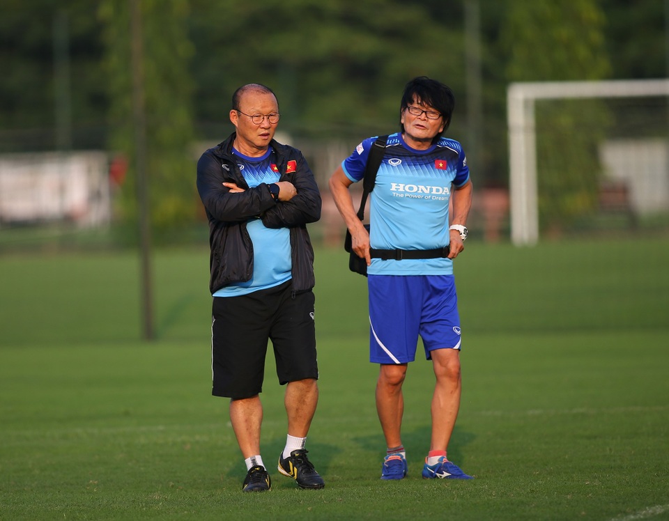 Quang Hải hăng say tập luyện, HLV Park Hang Seo hài lòng - 11