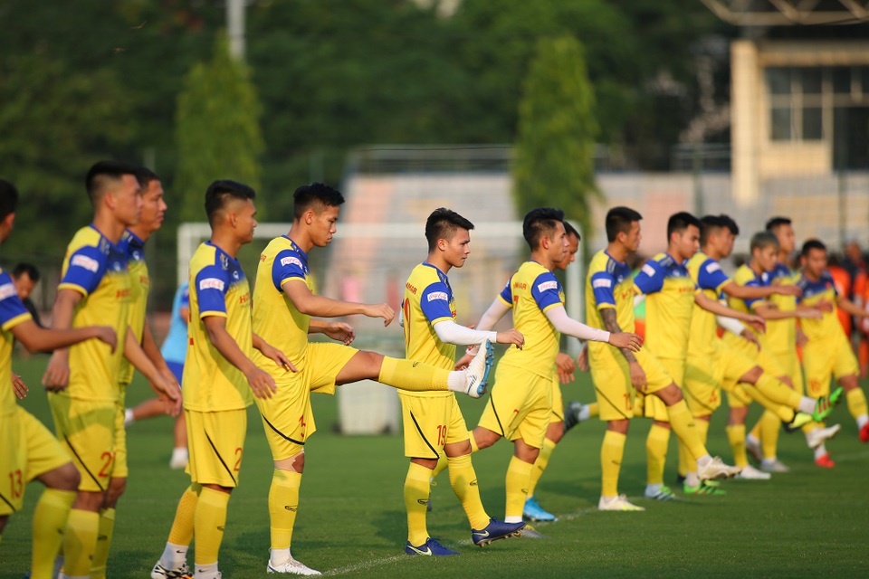 Quang Hải hăng say tập luyện, HLV Park Hang Seo hài lòng - 5