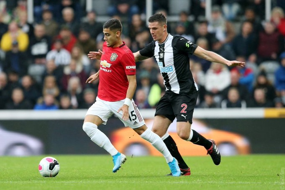 Newcastle 1-0 Man Utd: Quỷ đỏ nối dài sự thất vọng - 12 Newcastle 1-0 Man Utd: Quỷ đỏ nối dài sự thất vọng - 12