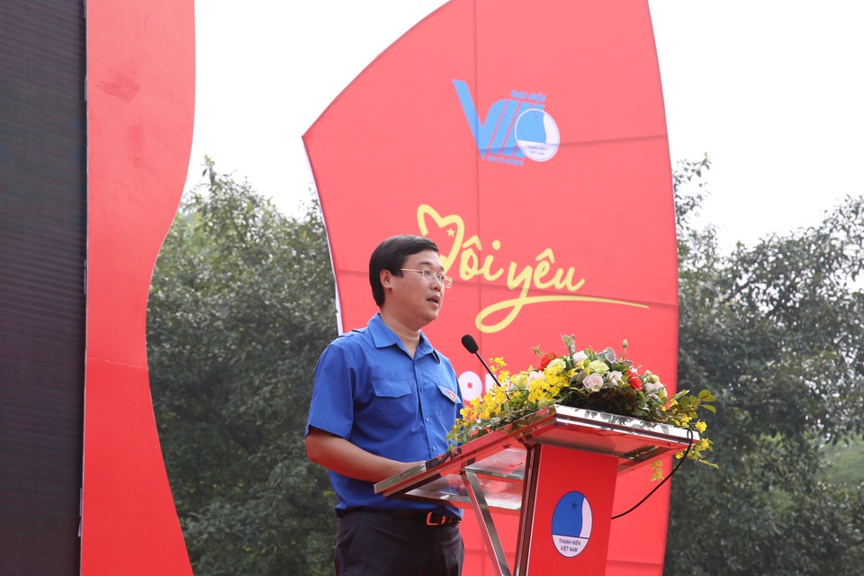Truyền ngọn lửa thiêng mang niềm tự hào dân tộc từ Đền Hùng đi khắp đất nước - 5 Truyền ngọn lửa thiêng mang niềm tự hào dân tộc từ Đền Hùng đi khắp đất nước - 5
