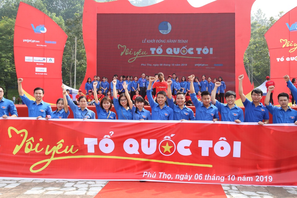 Truyền ngọn lửa thiêng mang niềm tự hào dân tộc từ Đền Hùng đi khắp đất nước - 6 Truyền ngọn lửa thiêng mang niềm tự hào dân tộc từ Đền Hùng đi khắp đất nước - 6
