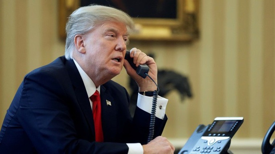 Mỗi lần ông Trump gọi điện là dàn trợ lý đứng ngồi không yên - 1 Mỗi lần ông Trump gọi điện là dàn trợ lý đứng ngồi không yên - 1