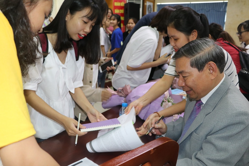 Ra mắt giáo trình tiếng Hàn dành cho sinh viên Việt nam - 3 Ra mắt giáo trình tiếng Hàn dành cho sinh viên Việt nam - 3