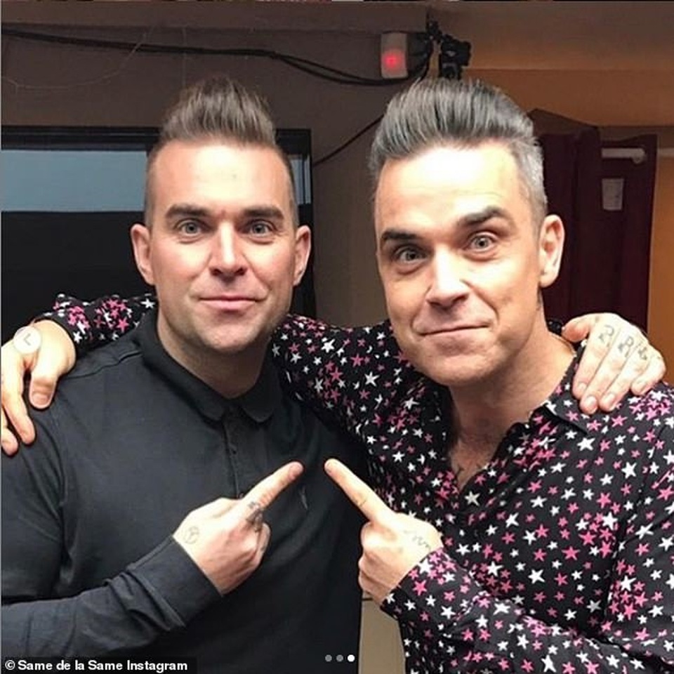 Cuộc sống sẽ thế nào khi một người bình thường quá giống một người nổi tiếng? - 17 Cuộc sống sẽ thế nào khi một người bình thường quá giống một người nổi tiếng? - 17