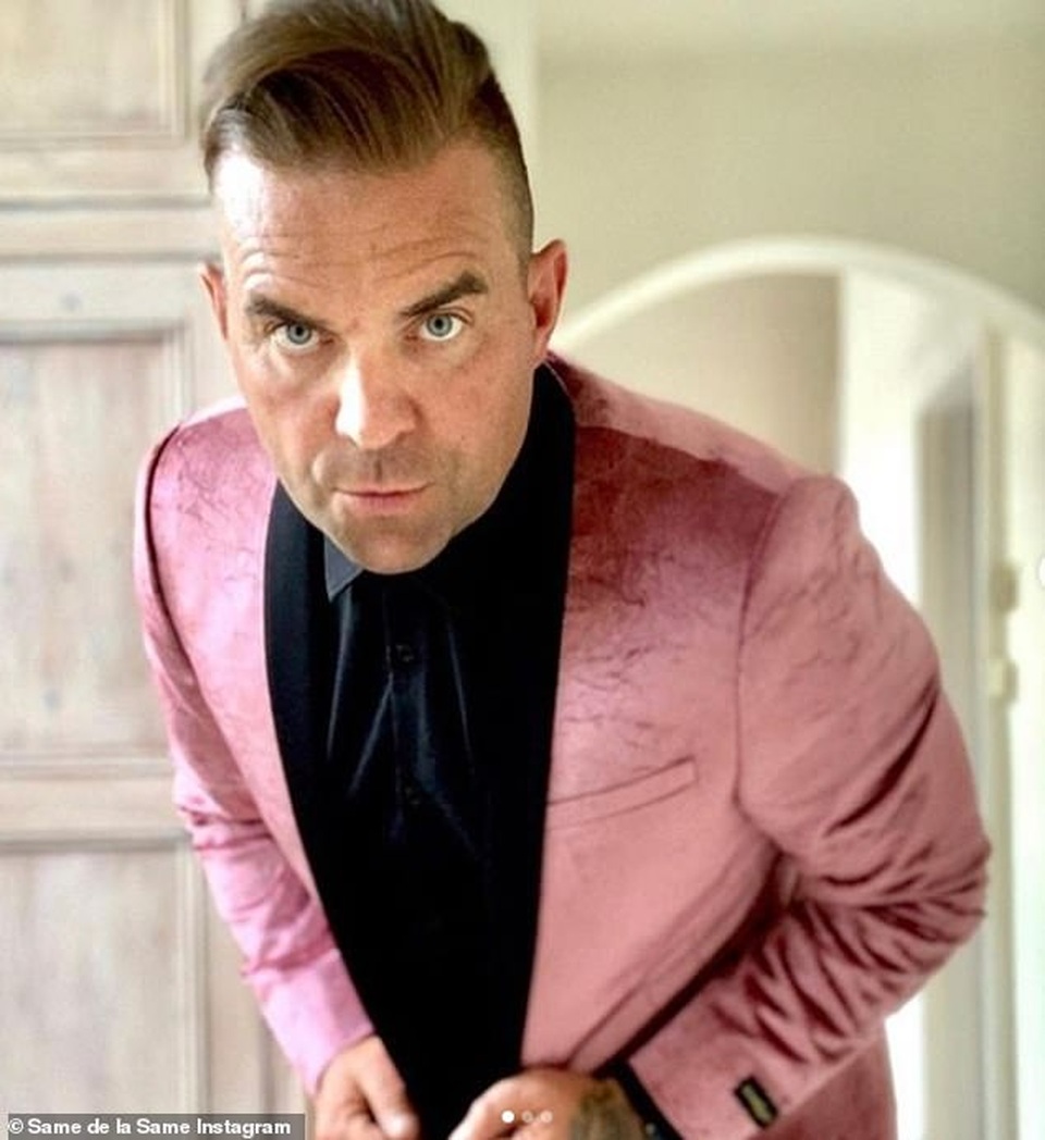 Cuộc sống sẽ thế nào khi một người bình thường quá giống một người nổi tiếng? - 18 Cuộc sống sẽ thế nào khi một người bình thường quá giống một người nổi tiếng? - 18