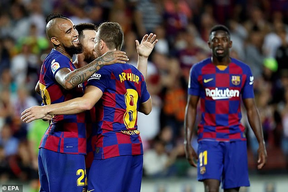 Messi và Luis Suarez rực sáng, Barcelona thắng đậm Sevilla - 4 Messi và Luis Suarez rực sáng, Barcelona thắng đậm Sevilla - 4