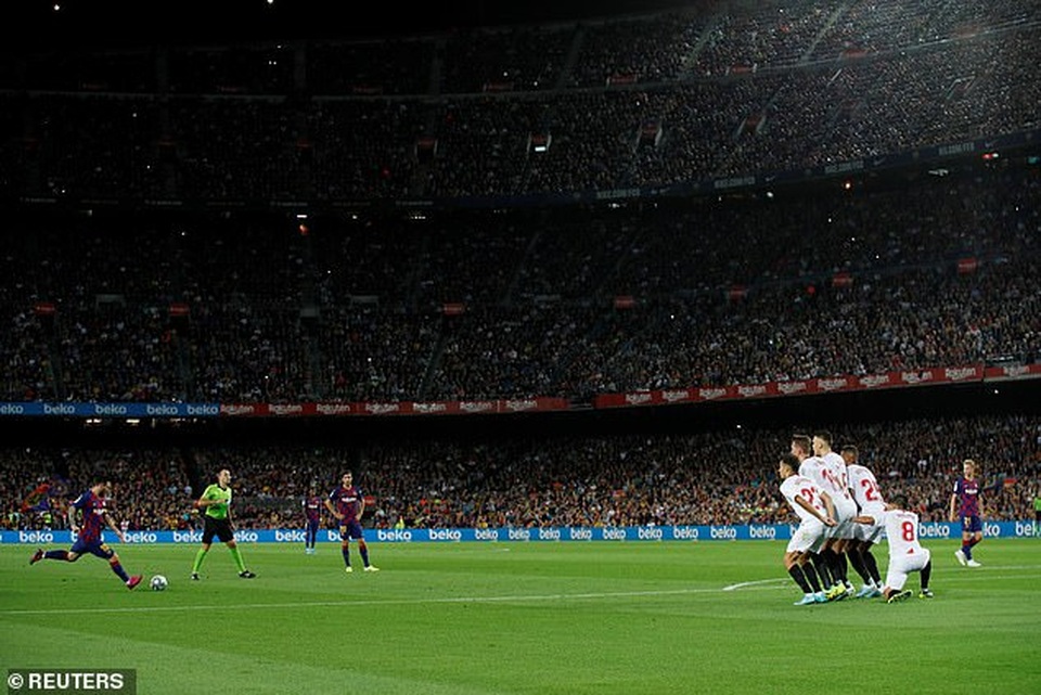 Messi và Luis Suarez rực sáng, Barcelona thắng đậm Sevilla - 11 Messi và Luis Suarez rực sáng, Barcelona thắng đậm Sevilla - 11