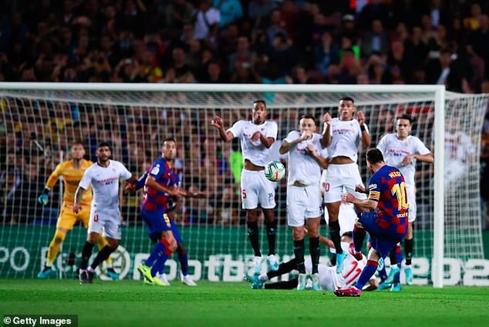 Messi và Luis Suarez rực sáng, Barcelona thắng đậm Sevilla - 12 Messi và Luis Suarez rực sáng, Barcelona thắng đậm Sevilla - 12