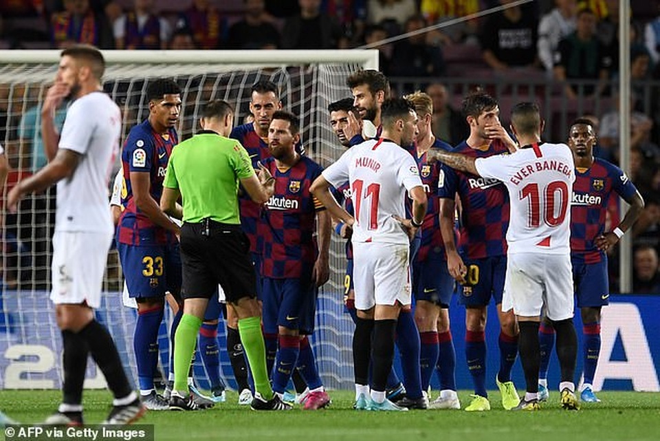 Messi và Luis Suarez rực sáng, Barcelona thắng đậm Sevilla - 7 Messi và Luis Suarez rực sáng, Barcelona thắng đậm Sevilla - 7