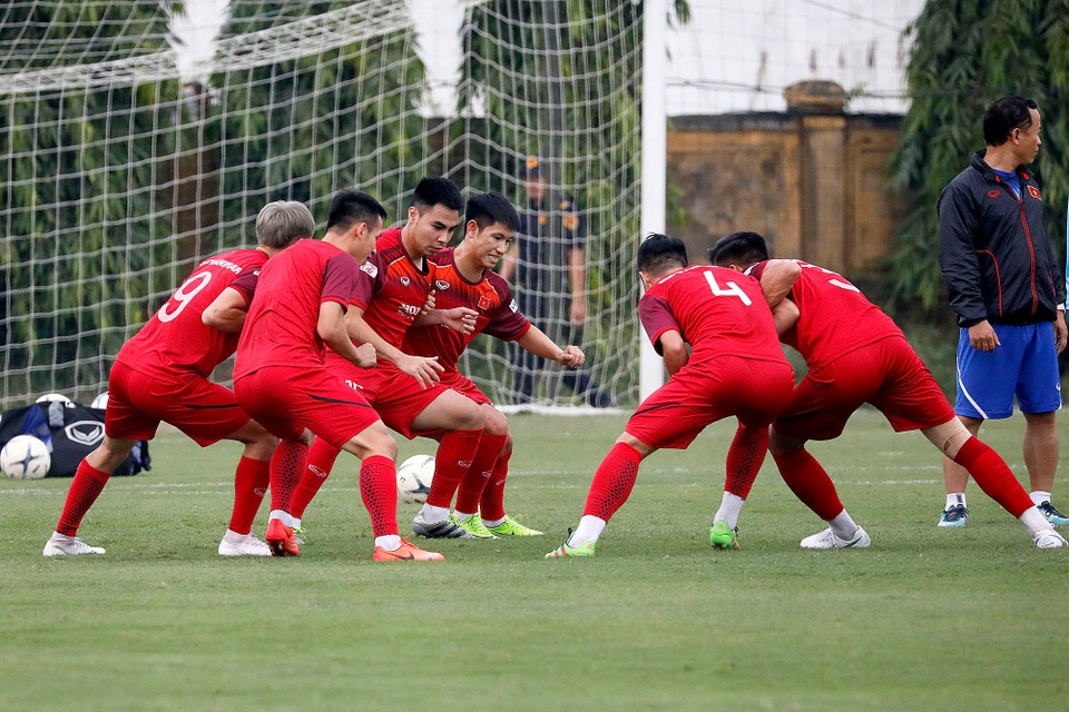 Công Phượng trình diện HLV Park Hang Seo, cười tươi sẵn sàng đấu Malaysia - 1 Công Phượng trình diện HLV Park Hang Seo, cười tươi sẵn sàng đấu Malaysia - 1