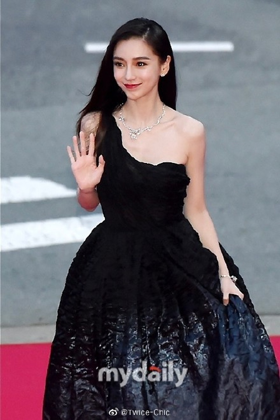 Angelababy đẹp xuất sắc trên thảm đỏ LHP Busan - 12