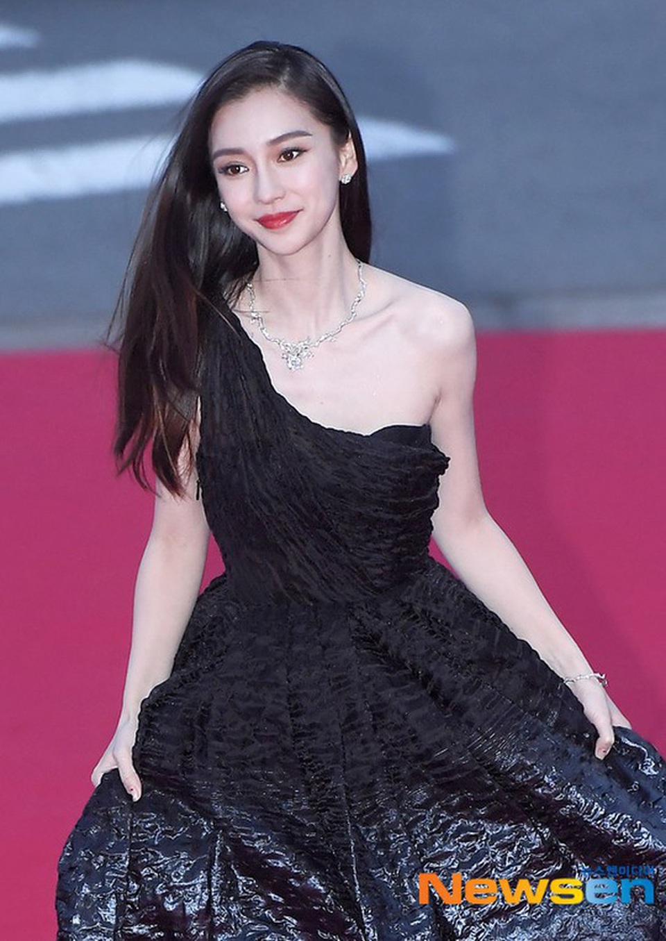 Angelababy đẹp xuất sắc trên thảm đỏ LHP Busan - 4