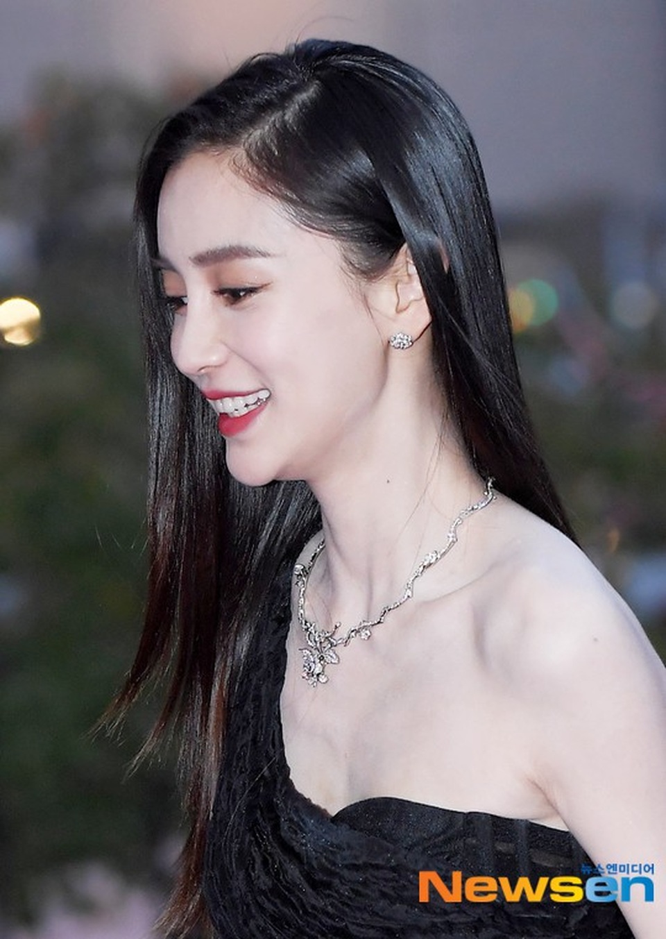 Angelababy đẹp xuất sắc trên thảm đỏ LHP Busan - 11