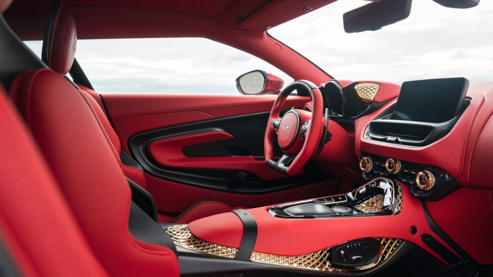 Aston Martin DBS GT Zagato - Siêu xe cũng bán theo kiểu bia kèm lạc - 12 Aston Martin DBS GT Zagato - Siêu xe cũng bán theo kiểu bia kèm lạc - 12