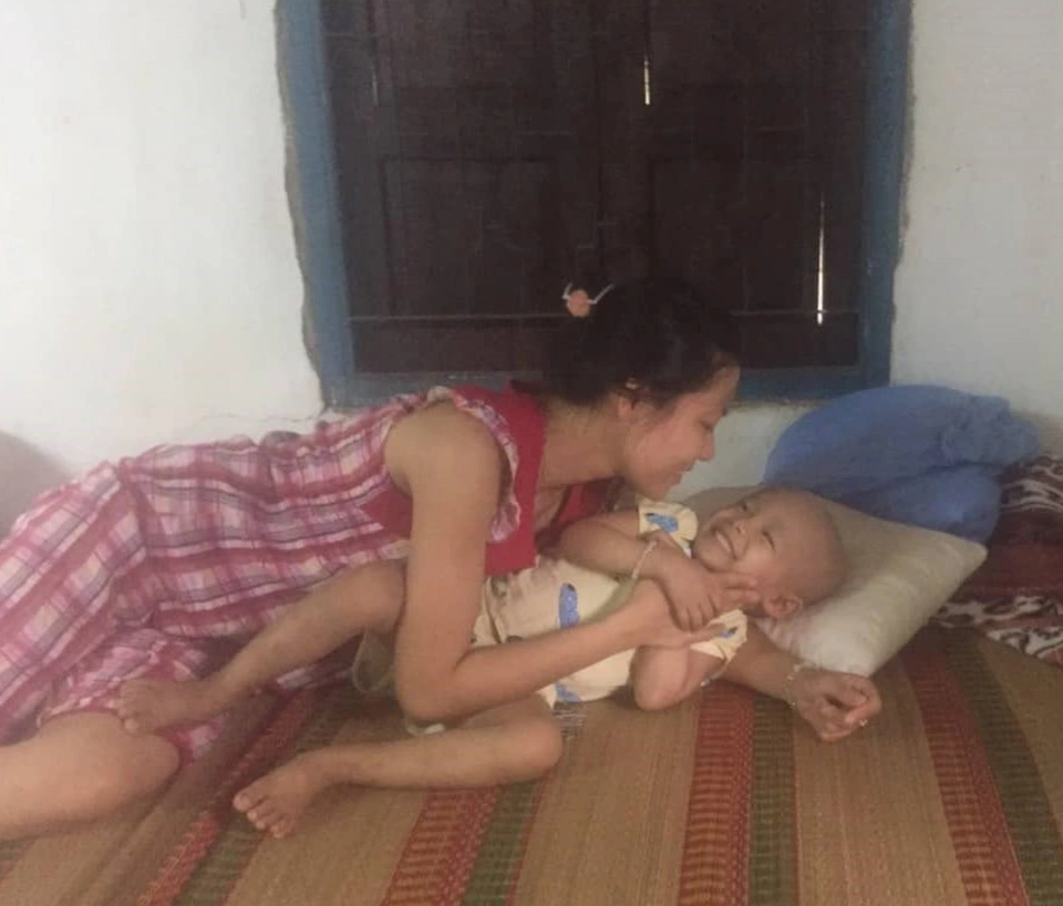 Xin cứu lấy đứa con cầu của nữ hộ sinh nghèo - 1 Xin cứu lấy đứa con cầu của nữ hộ sinh nghèo - 1