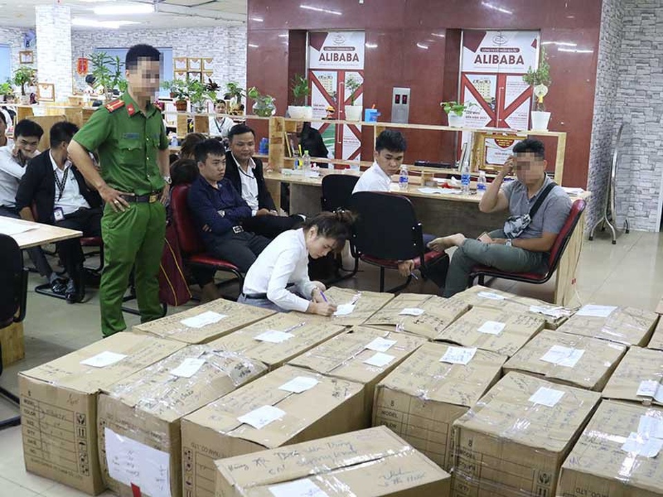 Chiêu lừa đầu tư 300 triệu đồng, lời khủng… 3.000 tỉ đồng - 1 Chiêu lừa đầu tư 300 triệu đồng, lời khủng… 3.000 tỉ đồng - 1