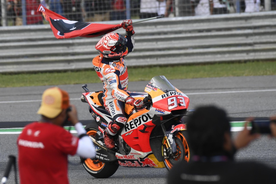 Chặng 15 MotoGP 2019: Marquez thắng ấn tượng trước Quartararo để vô địch thế giới - 4 Chặng 15 MotoGP 2019: Marquez thắng ấn tượng trước Quartararo để vô địch thế giới - 4