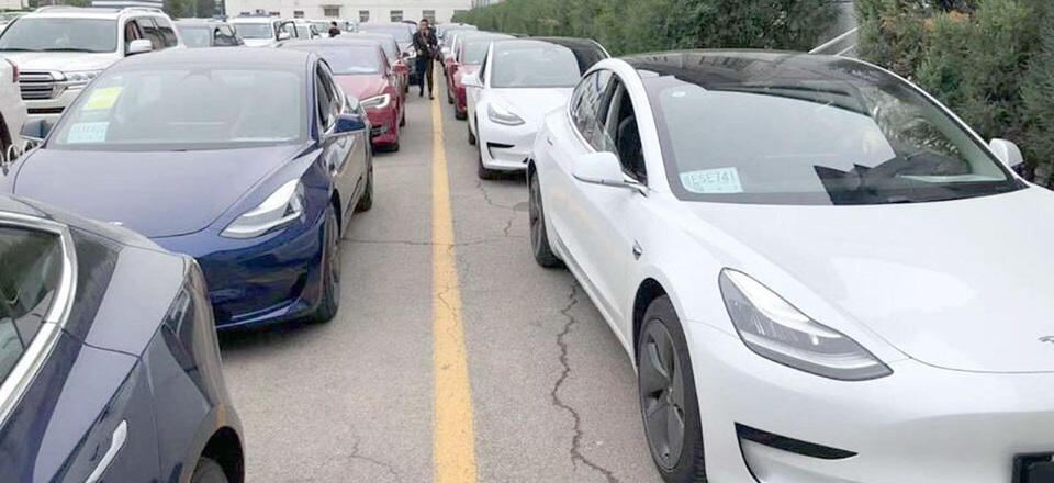 Người Trung Quốc mê mẩn xe Tesla - 2 Người Trung Quốc mê mẩn xe Tesla - 2
