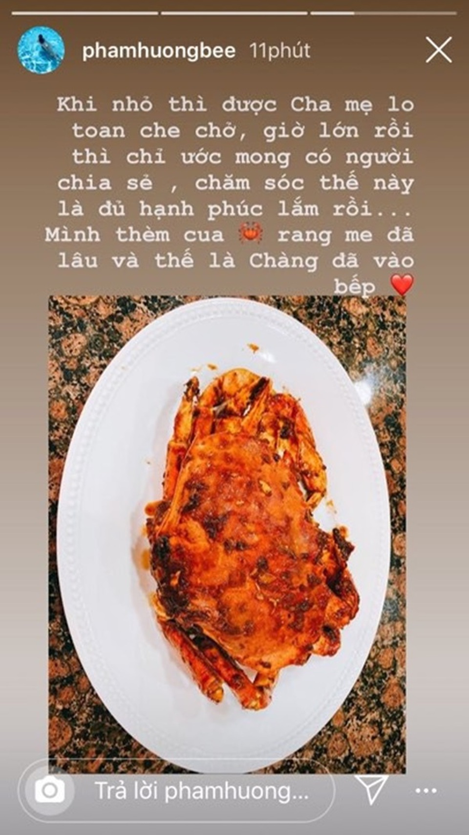 Hoa hậu Phạm Hương được bạn trai cưng chiều, tự tay vào bếp nấu ăn - 1