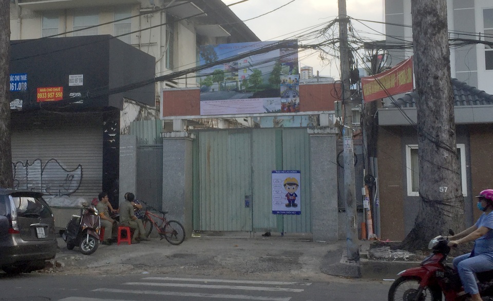 Sập công trình tháo dỡ trường học, 2 người thương vong - 1 Sập công trình tháo dỡ trường học, 2 người thương vong - 1