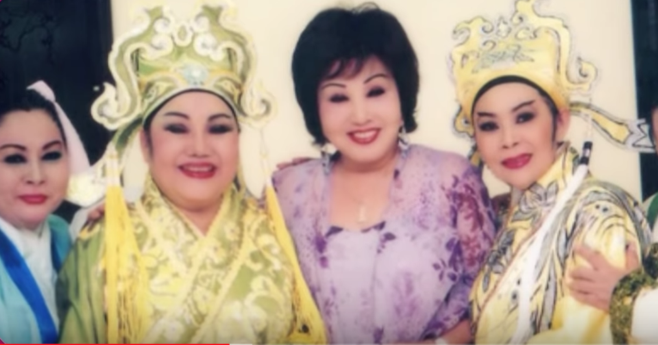 NSND Ngọc Giàu: “Tôi phải giấu chuyện chạy show vì sợ người ta cười” - 5 NSND Ngọc Giàu: “Tôi phải giấu chuyện chạy show vì sợ người ta cười” - 5