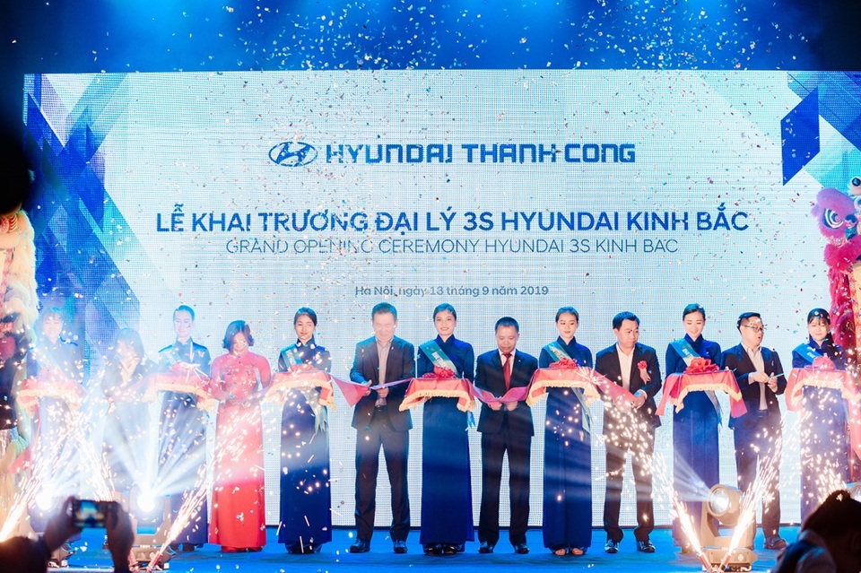 Xe thương mại Hyundai mở rộng hệ thống, tăng bảo hành 5 năm - 2 Xe thương mại Hyundai mở rộng hệ thống, tăng bảo hành 5 năm - 2