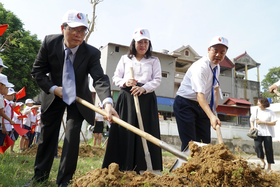 Toyota trồng hàng ngàn cây xanh, góp phần xanh hóa học đường - 3 Toyota trồng hàng ngàn cây xanh, góp phần xanh hóa học đường - 3