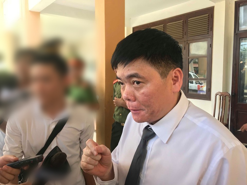 Đề nghị truy tố vợ chồng luật sư Trần Vũ Hải trong vụ án trốn thuế - 1 Đề nghị truy tố vợ chồng luật sư Trần Vũ Hải trong vụ án trốn thuế - 1