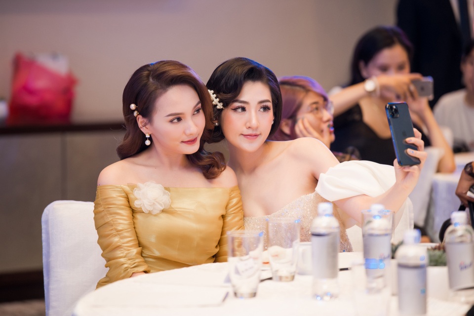 Bảo Thanh: “Á hậu Tú Anh là cô gái tưng tửng...” - 9 Bảo Thanh: “Á hậu Tú Anh là cô gái tưng tửng...” - 9
