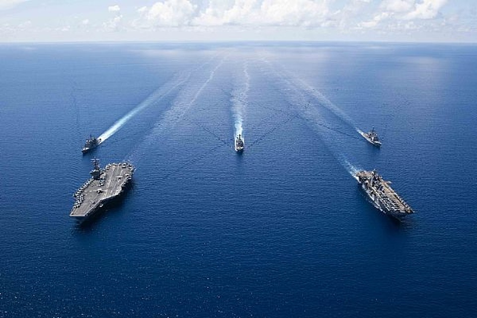 Nhóm tác chiến tàu sân bay, tàu đổ bộ Mỹ tập trận đạn thật tại Biển Đông - 1 Nhóm tác chiến tàu sân bay, tàu đổ bộ Mỹ tập trận đạn thật tại Biển Đông - 1