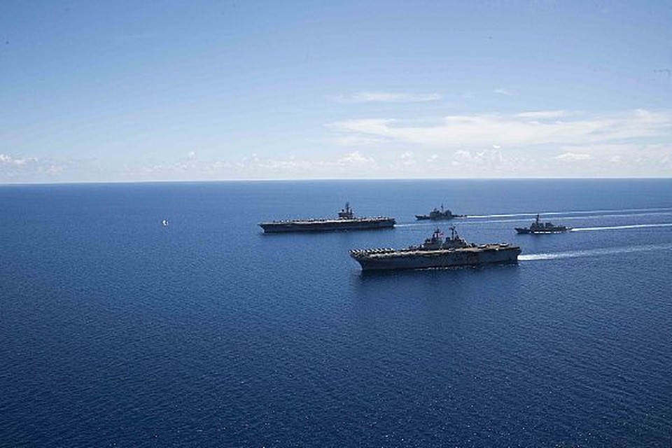 Nhóm tác chiến tàu sân bay, tàu đổ bộ Mỹ tập trận đạn thật tại Biển Đông - 5 Nhóm tác chiến tàu sân bay, tàu đổ bộ Mỹ tập trận đạn thật tại Biển Đông - 5