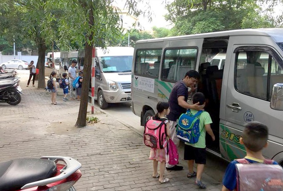 Đề nghị Bộ Giao thông vận tải quy định tiêu chuẩn xe ô tô đưa đón học sinh - 1 Đề nghị Bộ Giao thông vận tải quy định tiêu chuẩn xe ô tô đưa đón học sinh - 1
