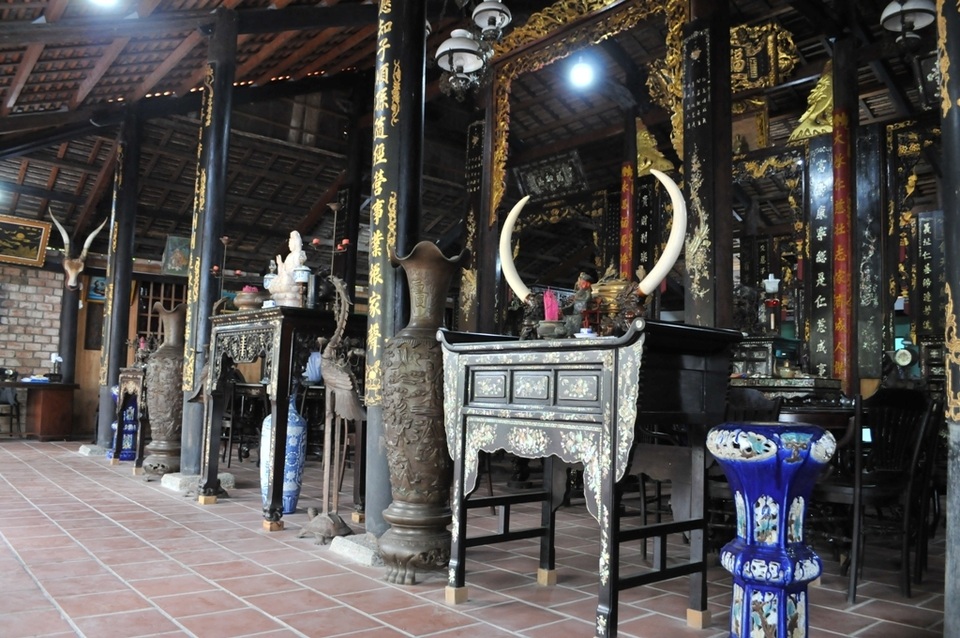 Chiêm ngưỡng căn nhà cổ có cả 100 món đồ gỗ cực quý hiếm - 2 Chiêm ngưỡng căn nhà cổ có cả 100 món đồ gỗ cực quý hiếm - 2
