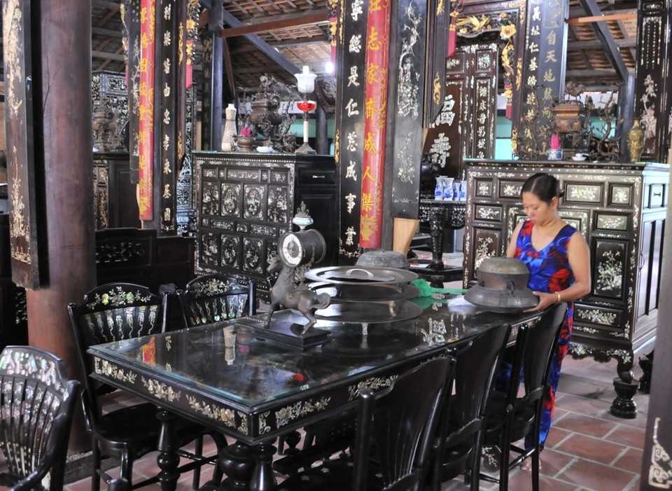 Chiêm ngưỡng căn nhà cổ có cả 100 món đồ gỗ cực quý hiếm - 6 Chiêm ngưỡng căn nhà cổ có cả 100 món đồ gỗ cực quý hiếm - 6