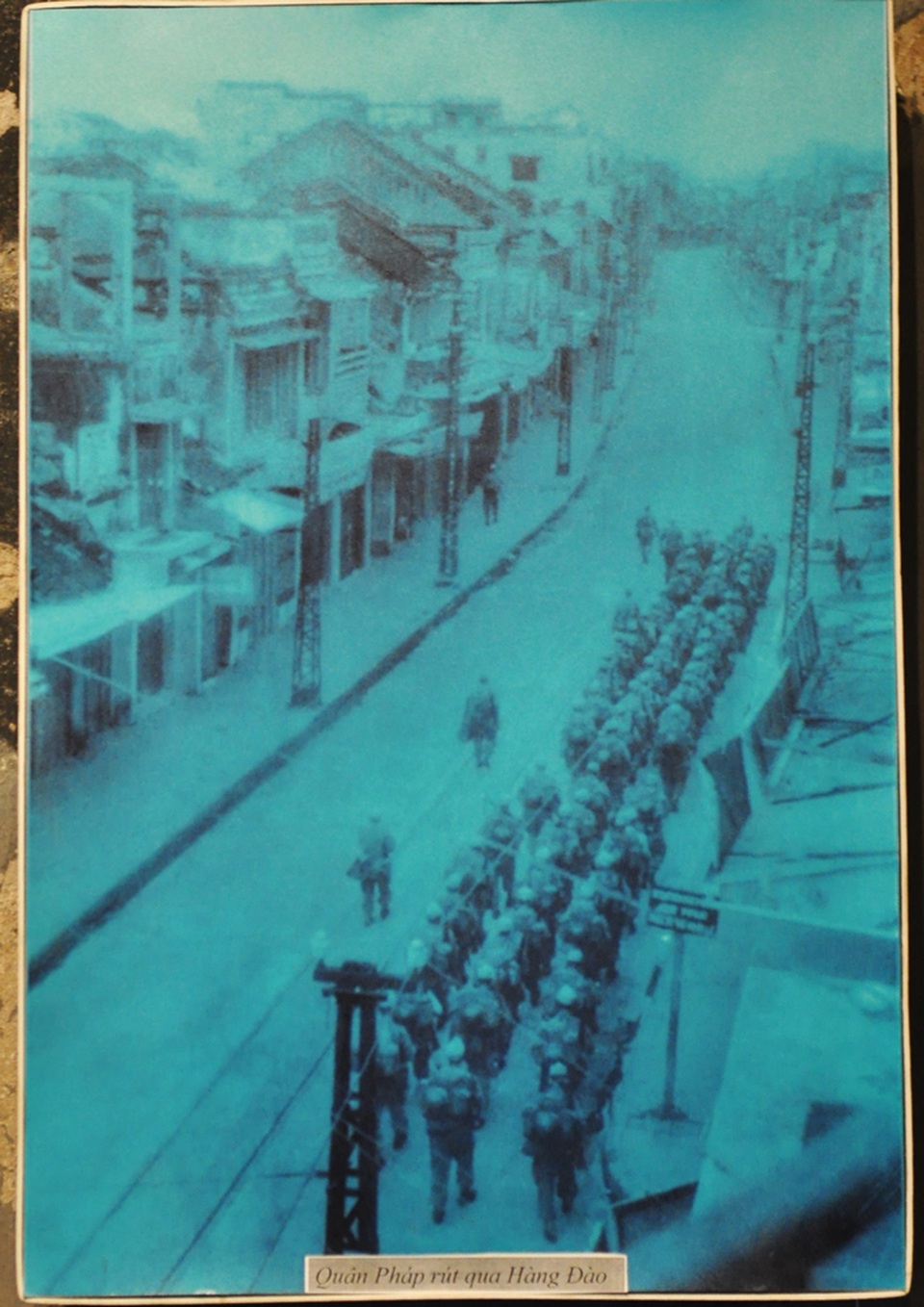 Hình ảnh thời khắc cuối cùng của quân đội Pháp ở Hà Nội năm 1954 - 9 Hình ảnh thời khắc cuối cùng của quân đội Pháp ở Hà Nội năm 1954 - 9