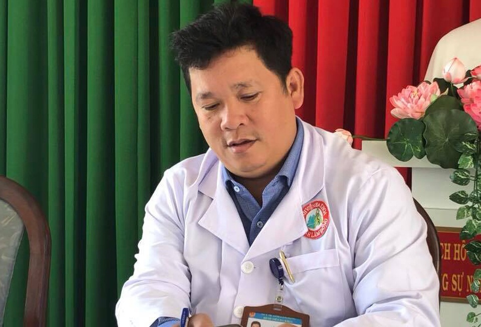 Vụ mượn bằng thăng tiến: Nữ trưởng phòng chưa được xác minh hồ sơ kết nạp Đảng! - 2 Vụ mượn bằng thăng tiến: Nữ trưởng phòng chưa được xác minh hồ sơ kết nạp Đảng! - 2
