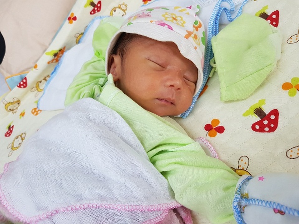 Xót xa hài nhi miệng chưa kịp vương mùi sữa đã phải rời xa mẹ - 9 Xót xa hài nhi miệng chưa kịp vương mùi sữa đã phải rời xa mẹ - 9