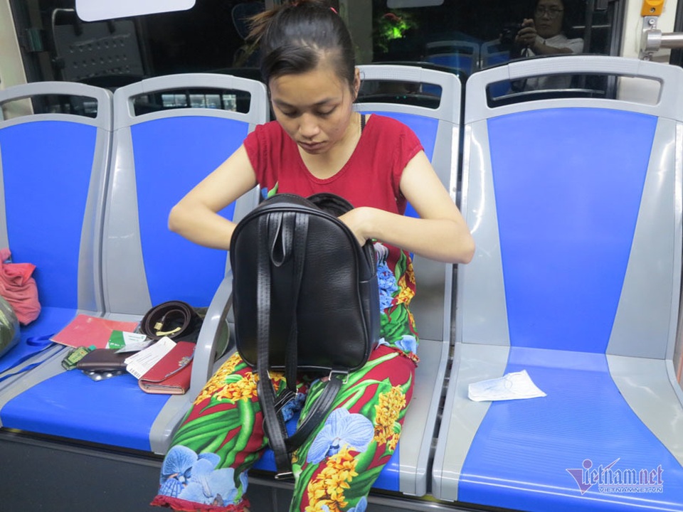 Buồng hạnh phúc trên xe buýt Sài Gòn, tài xế coi con trai riêng của vợ như con đẻ - 4