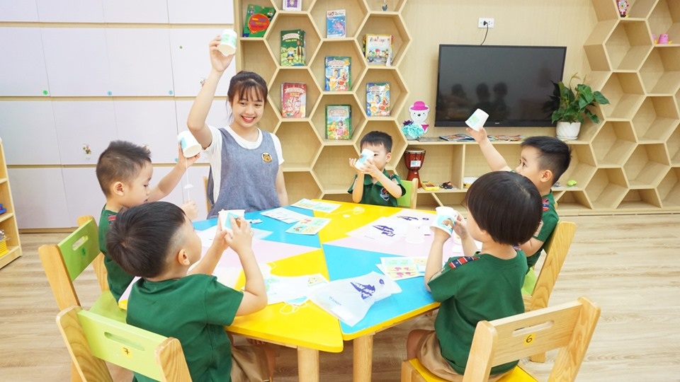 Giúp trẻ khám phá khoa học dễ dàng thông qua Khoa học diệu kỳ - 1 Giúp trẻ khám phá khoa học dễ dàng thông qua Khoa học diệu kỳ - 1