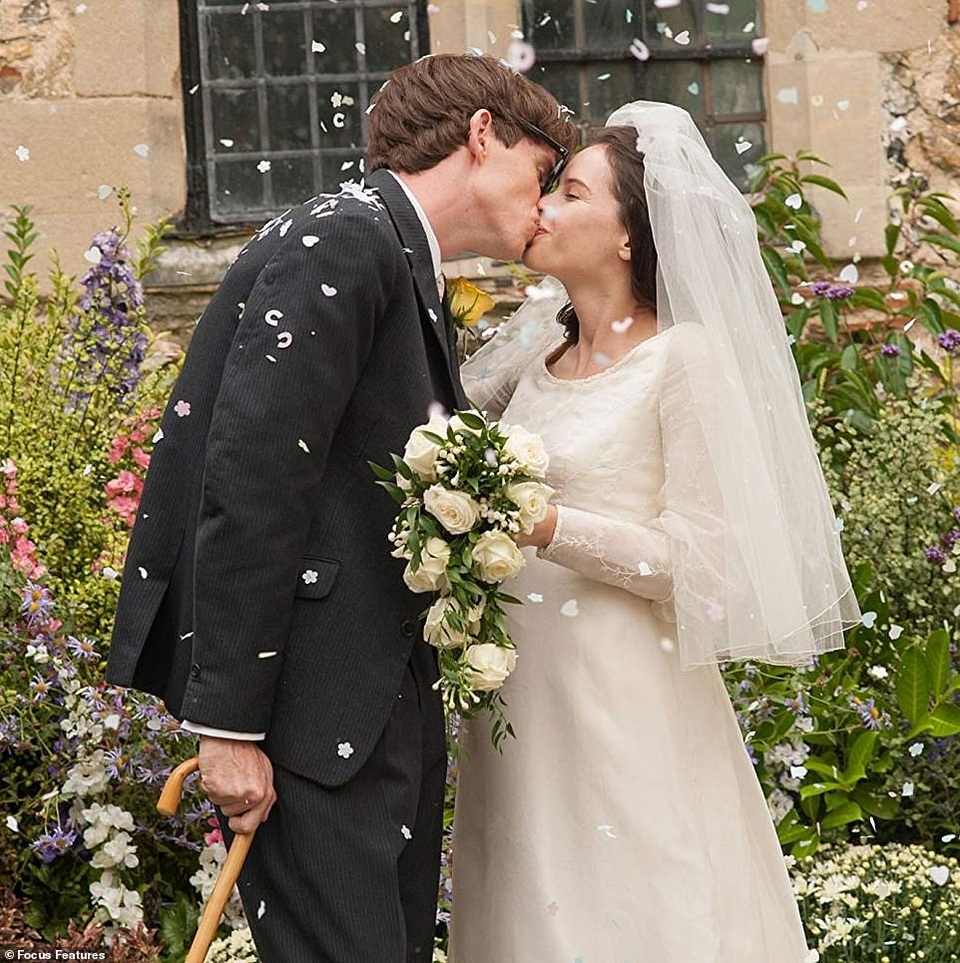 Cô gái Đan Mạch Eddie Redmayne thân thiết bên đồng nghiệp xinh đẹp - 6 Cô gái Đan Mạch Eddie Redmayne thân thiết bên đồng nghiệp xinh đẹp - 6