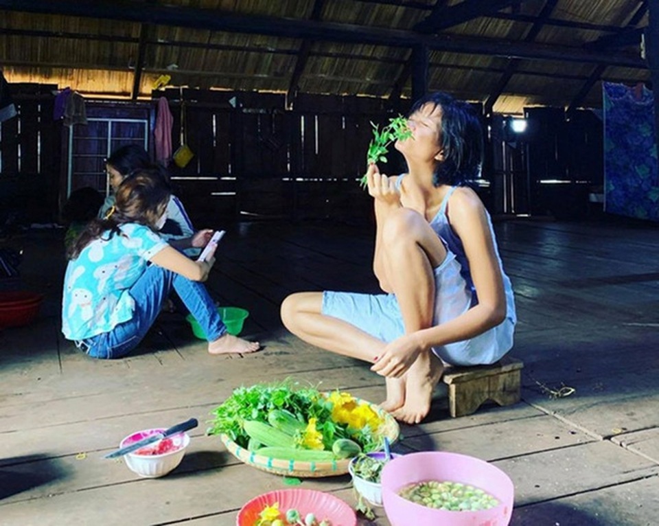 Xúc động với cuộc sống giản dị của Hoa hậu HHen Niê ở quê nhà - 5 Xúc động với cuộc sống giản dị của Hoa hậu HHen Niê ở quê nhà - 5