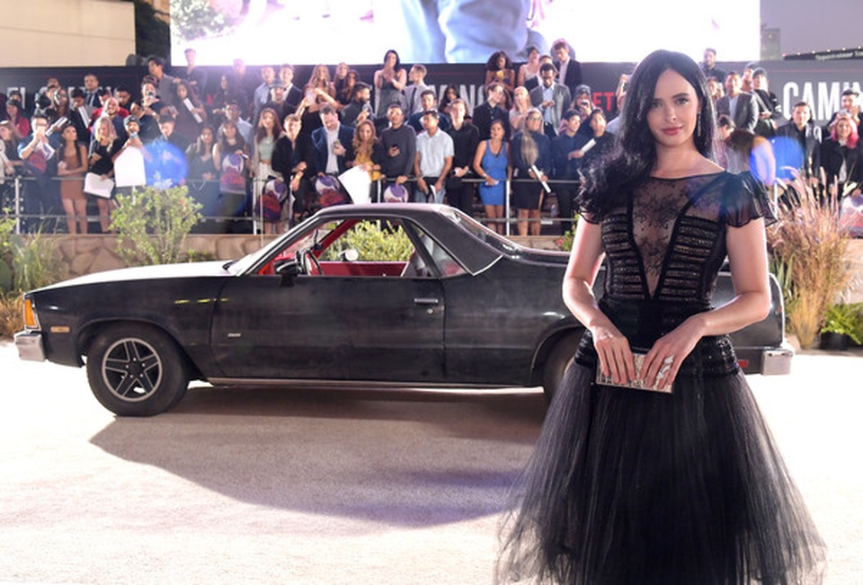 Krysten Ritter diện váy không nội y táo bạo - 3 Krysten Ritter diện váy không nội y táo bạo - 3