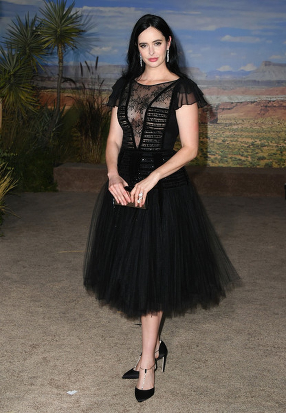 Krysten Ritter diện váy không nội y táo bạo - 5 Krysten Ritter diện váy không nội y táo bạo - 5