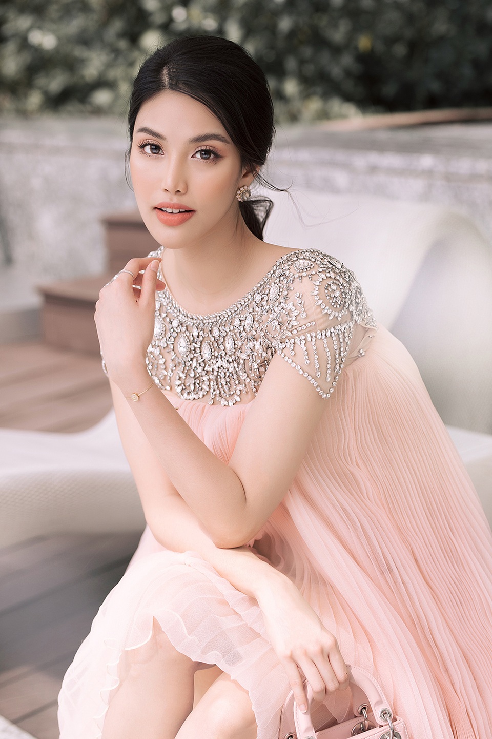 “Bà bầu” Lan Khuê khoe dáng cùng Á hậu Huyền My - 5 “Bà bầu” Lan Khuê khoe dáng cùng Á hậu Huyền My - 5