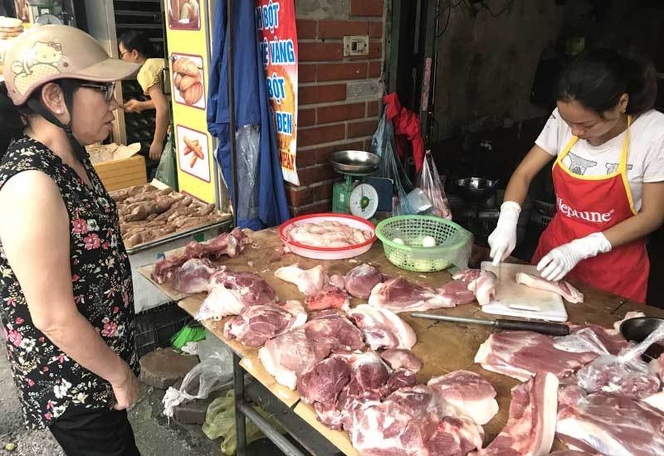 Lùng mua, vét cạn trong dân, thịt lợn tăng giá chưa từng có - 2 Lùng mua, vét cạn trong dân, thịt lợn tăng giá chưa từng có - 2