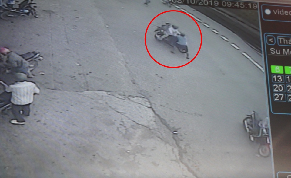 Ngăn cản cướp bỏ chạy, thanh niên bị đâm thủng phổi - 1 Ngăn cản cướp bỏ chạy, thanh niên bị đâm thủng phổi - 1